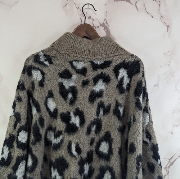 World Market Sweater Womens Oversized Brown Leopard Cheetah Tunic Pullover - Picture 6 of 11